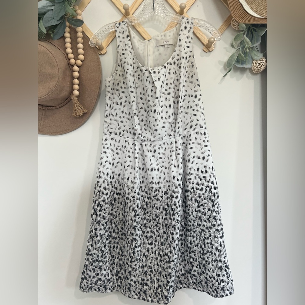 Ann Taylor LOFT Sleeveless Cocktail Dress